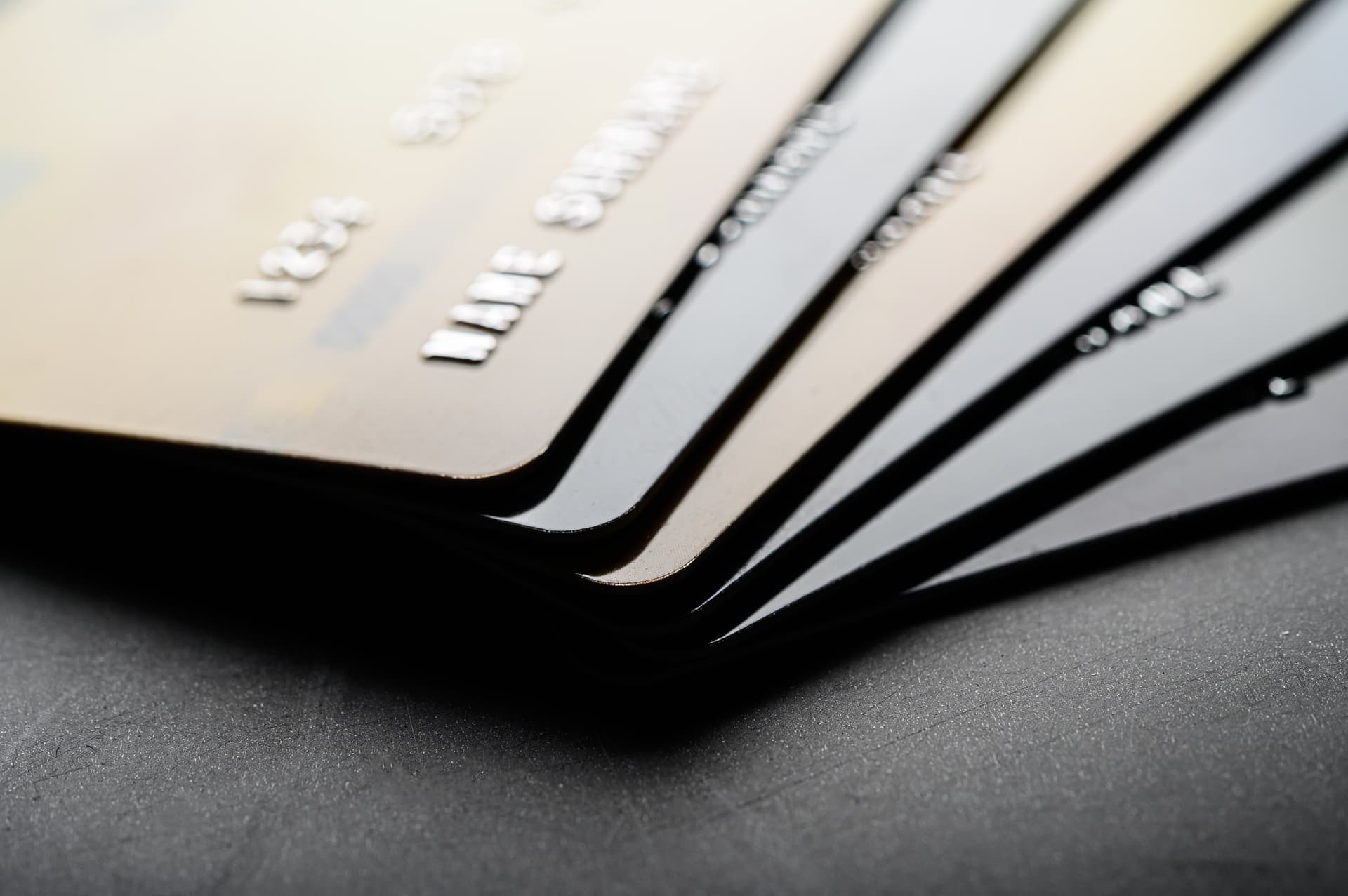 TOP 7 CASHBACK CARDS FOR INTERNATIONAL TRAVEL IN 2025
